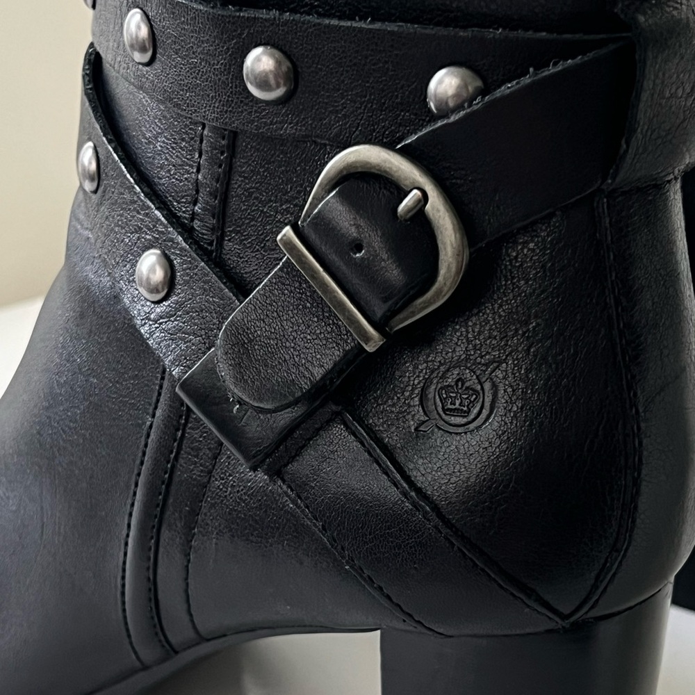 Born Emma Buckle Moto Black Leather Booties Edgy Biker Block Heel Size 10 M - Picture 7 of 16